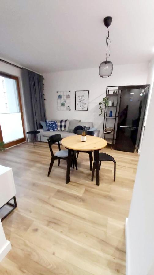 Apartament Zajezdnia Wrzeszcz Apartment Gdansk Bagian luar foto